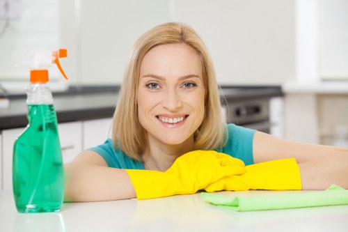 Professional end of tenancy cleaning in a SW1 flat kitchen